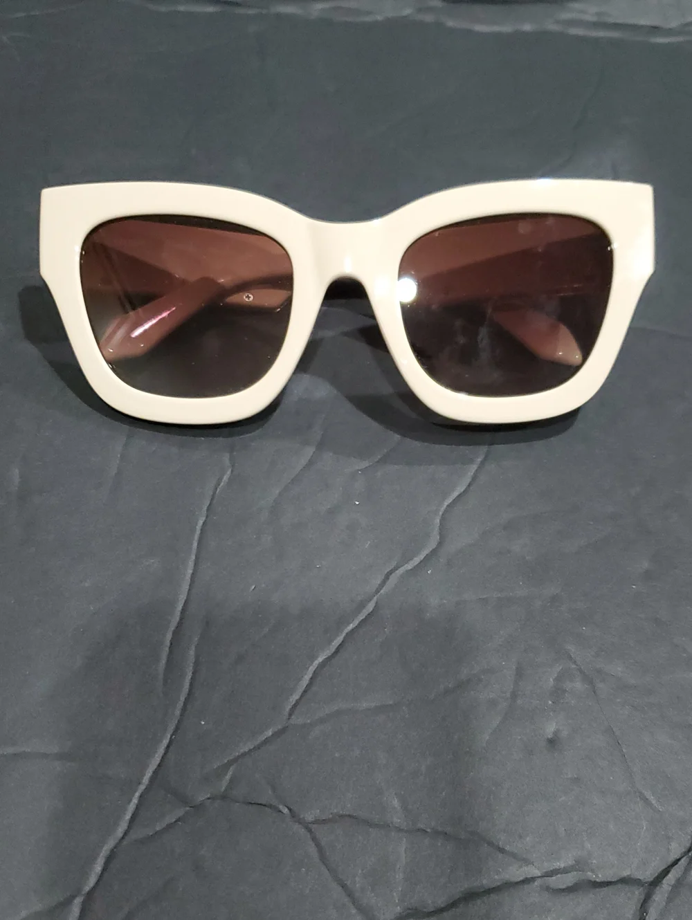 Quay Australia champagne‎ bone cream By the Way Sunglassess BRAND NEW